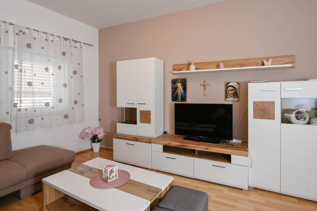אורביץ Apartments Karla מראה חיצוני תמונה